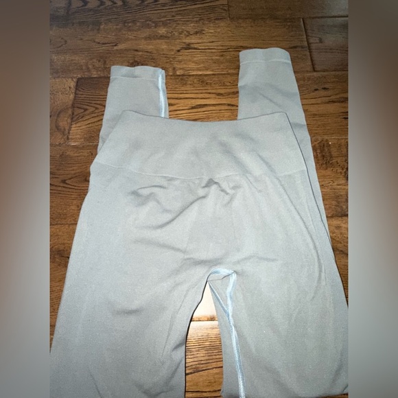 Alphalete Pants - Alphalete Grey Seamless Legging Size Small